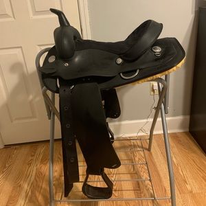 Wintec 15in Western saddle